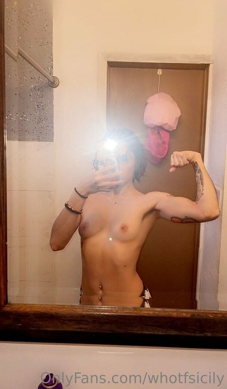 whotfsicily sexy model img