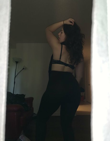 eating onlyfans exclusive images