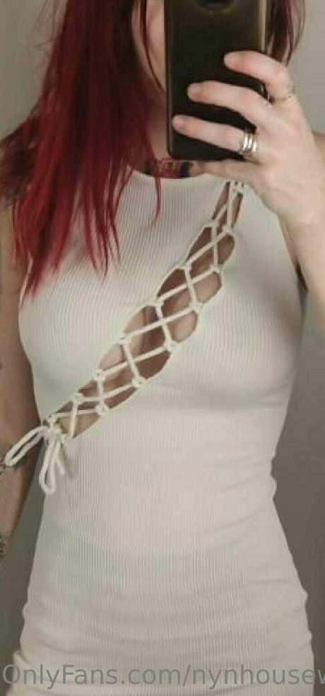 nynhousewife nude pornstar picture