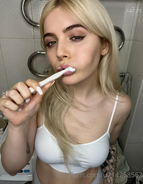 thedakotaa star hd galleries