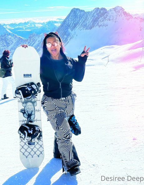 desireedeep model beautiful img