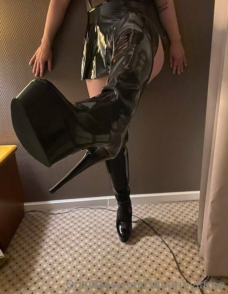 mistress onlyfans sexy image