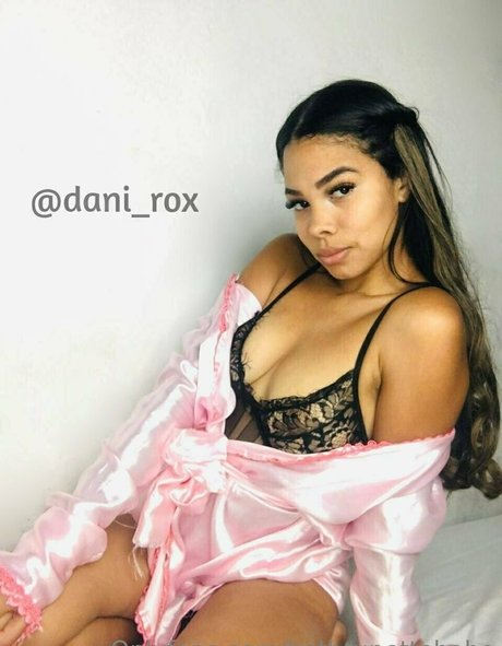 hotbrunettebabe art model picture