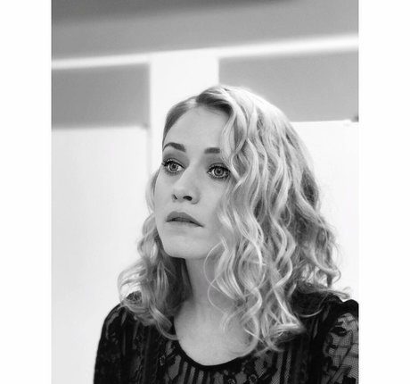 Olivia Taylor Dudley pornstar high quality pictures