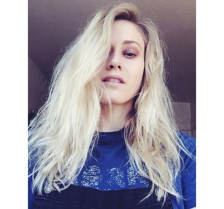 Olivia Taylor Dudley star hot picture