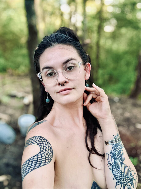 Lady Ezmarelda nude star image