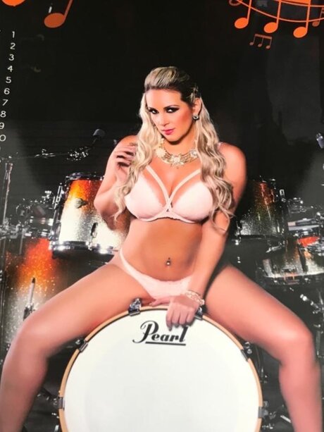 Caroladoll pornstar erotic img