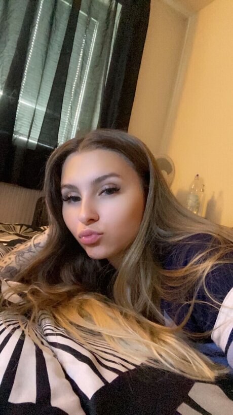 Rae_ model beautiful pics