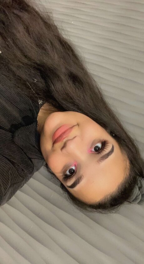 Princess Periwinkle pretty pornstar pic