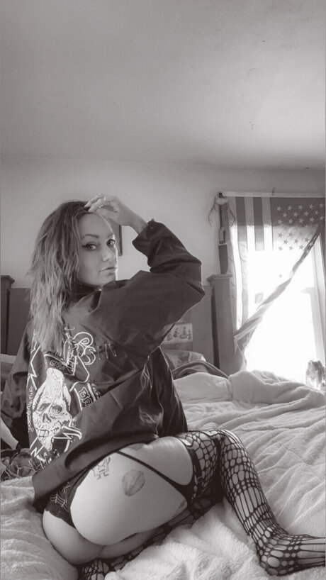 LaylaLeigh model erotic gallery