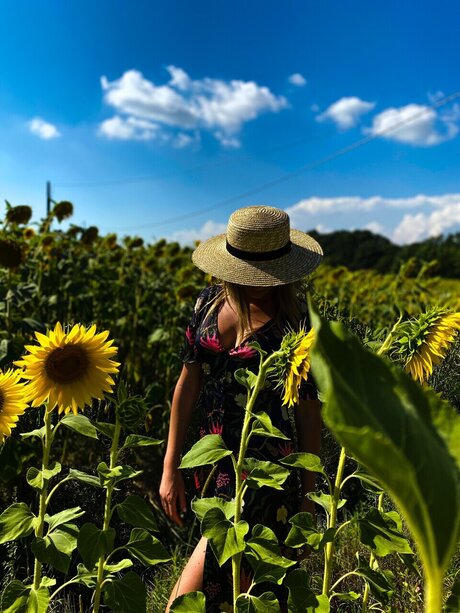 Elereal sex model picture