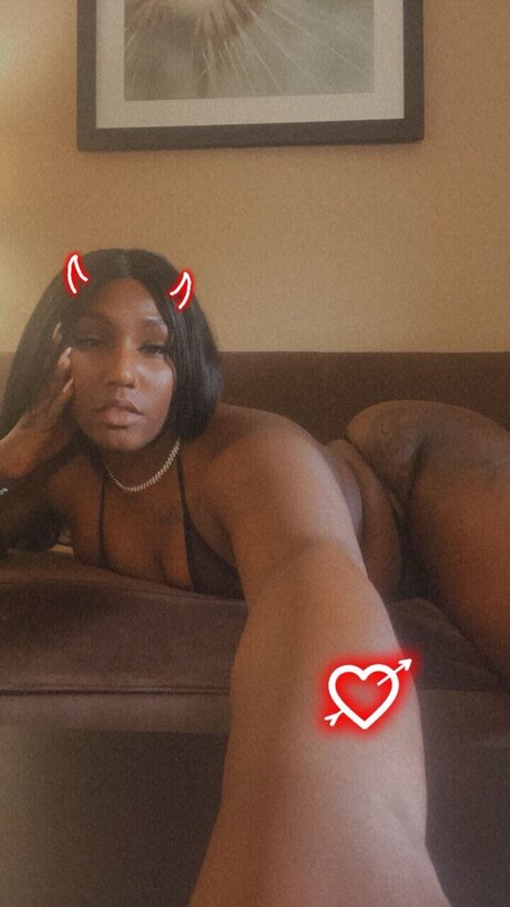 XXXDesire beautiful model photo