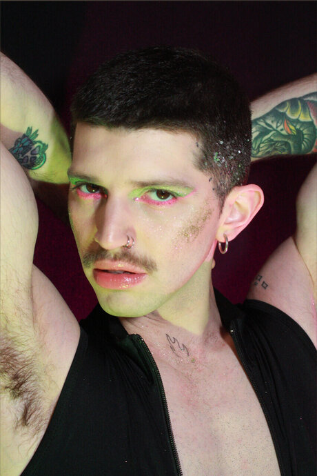 Dark Nic beautiful model image