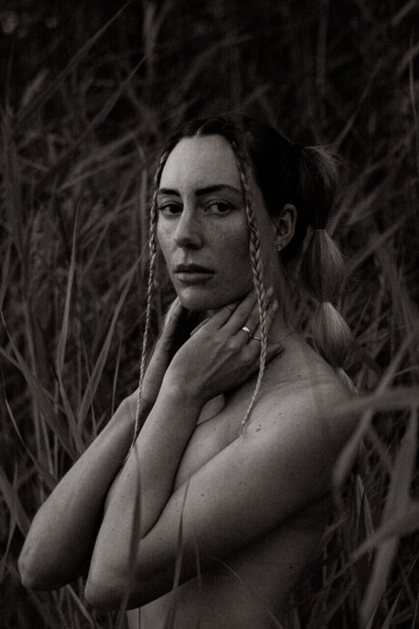 AlexisAria sex model pic