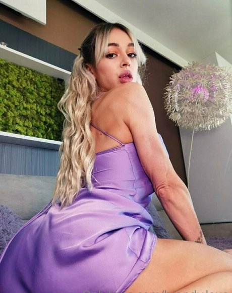 brandy love Best Profile Photo