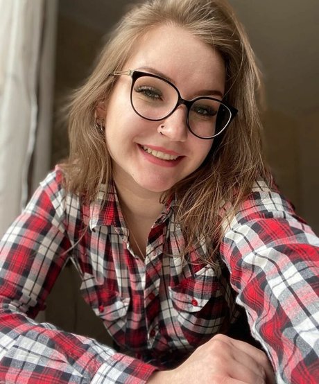 Stormy Fox star pretty pictures