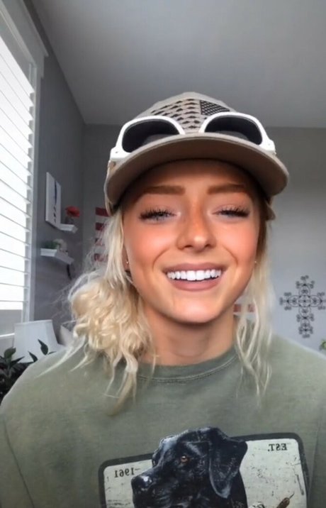 Melanie Doulik hot star images