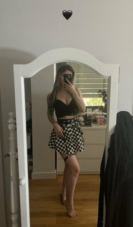 Monica Jimenez model perfect img