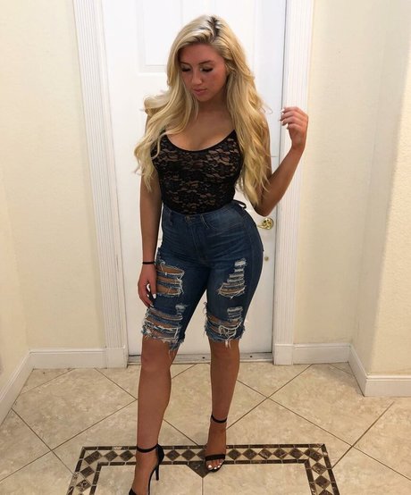 Sarah Baer nude pornstar photo