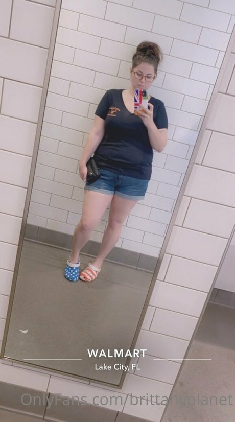 brittanyplanet naked actress photo