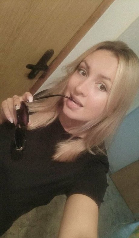 anna bellla pretty pornstar gallery