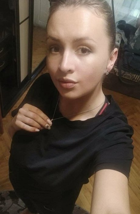 anna bellla model adult galleries