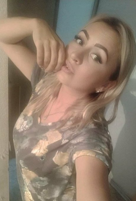 anna bellla art model archive