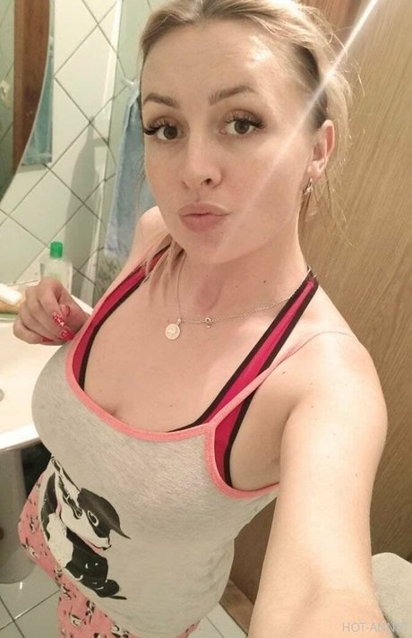 anna bellla nudes actress pictures