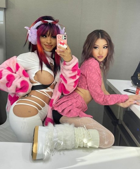 DJ Camgirl star pretty archive