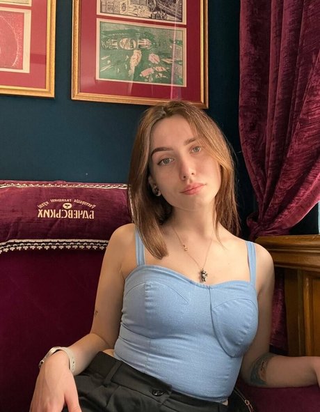 thickbabyzara free actress gallery