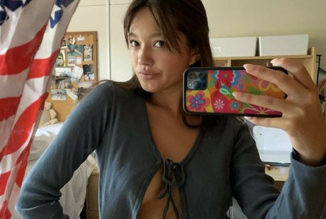 Lily Chee pornographic actress img