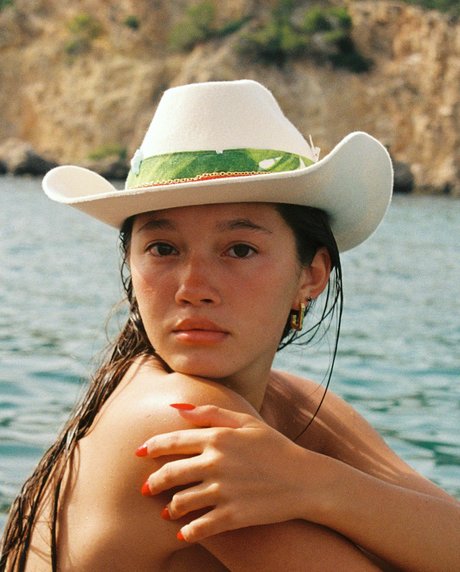 Lily Chee nude star archive