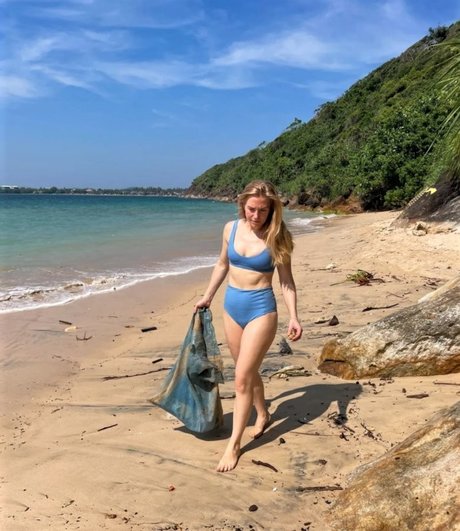 Maddie Moate hd model photos