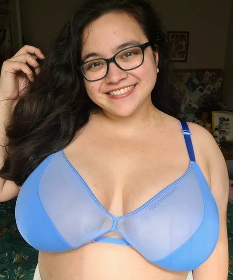 janineaam pornstar xxx picture