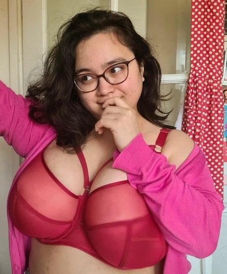 janineaam beautiful star img