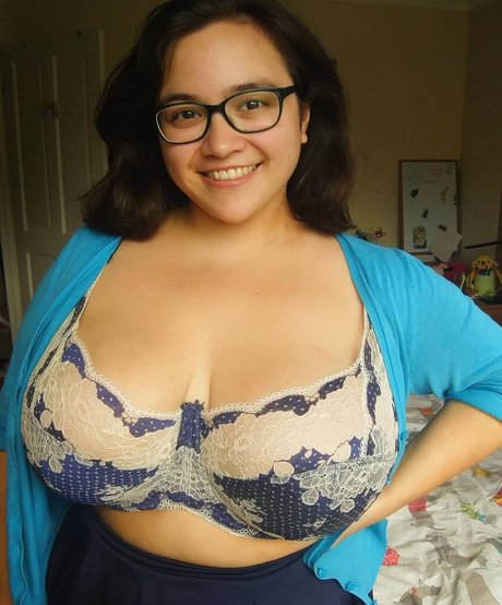 janineaam nudes pornstar img