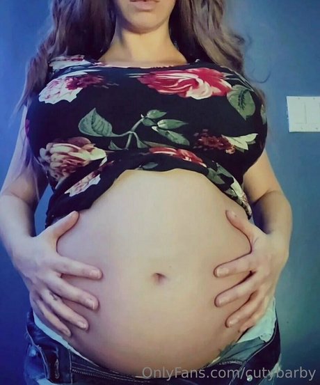 eating onlyfans hot photo