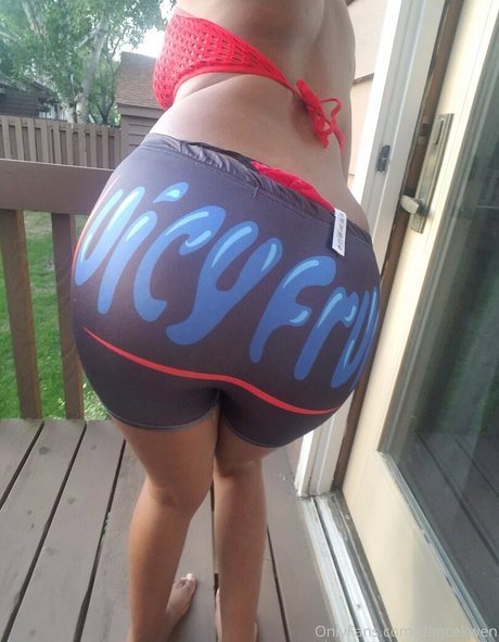 dancekwen model naked pictures