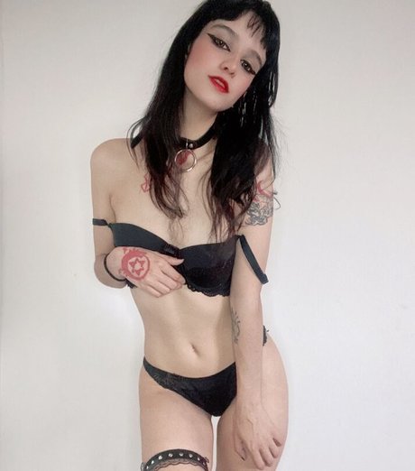 Vamplayla actress image