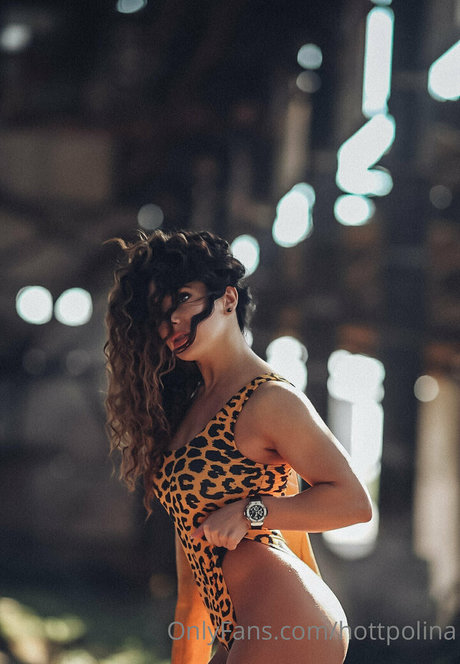 hottpolina star best picture