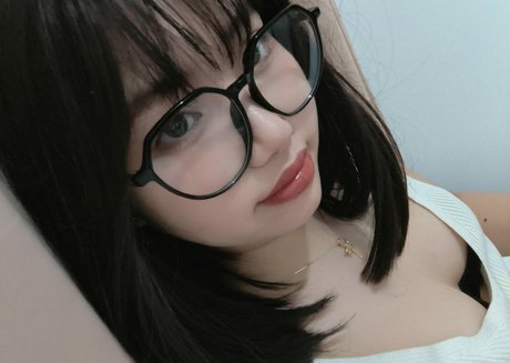 Mizaki Levi star sexy photos