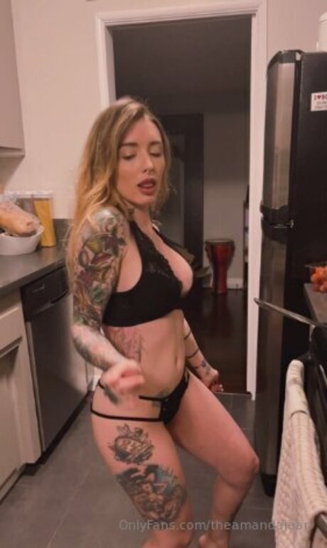 Theamandajean model nudes image