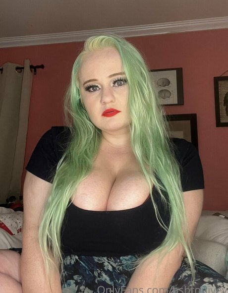 ashtonivey model pornographic photos