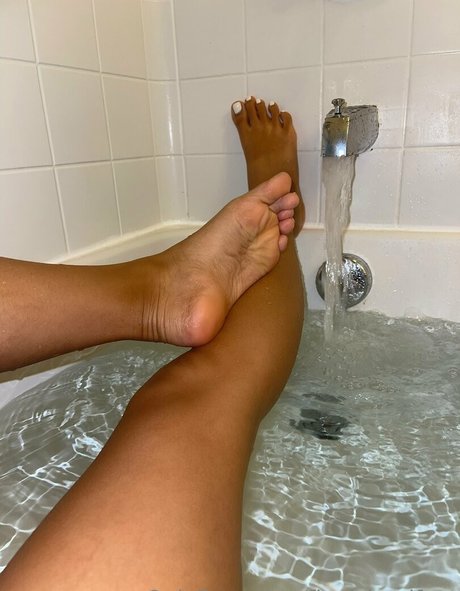 fineislandfeet erotic pornstar pictures