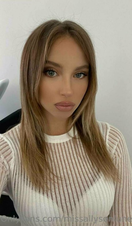 missallysonlune star nudes pic