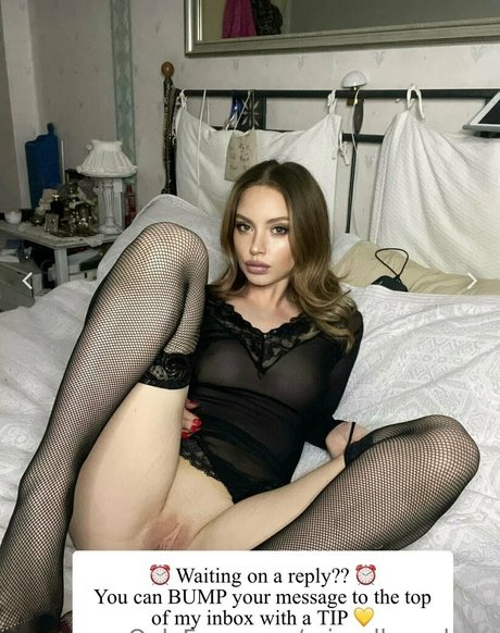 missallysonlune model images