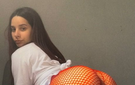 Mileey Vigo model pic