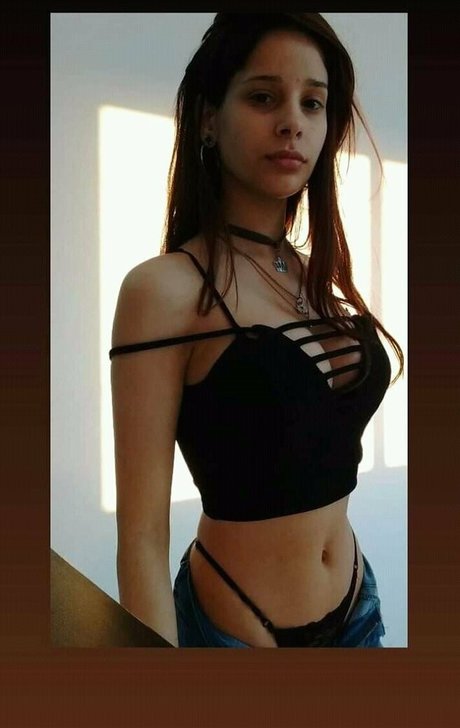 Mileey Vigo erotic actress pics