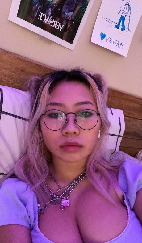 hollyliangg nudes model pictures