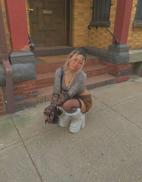 hollyliangg sex model galleries